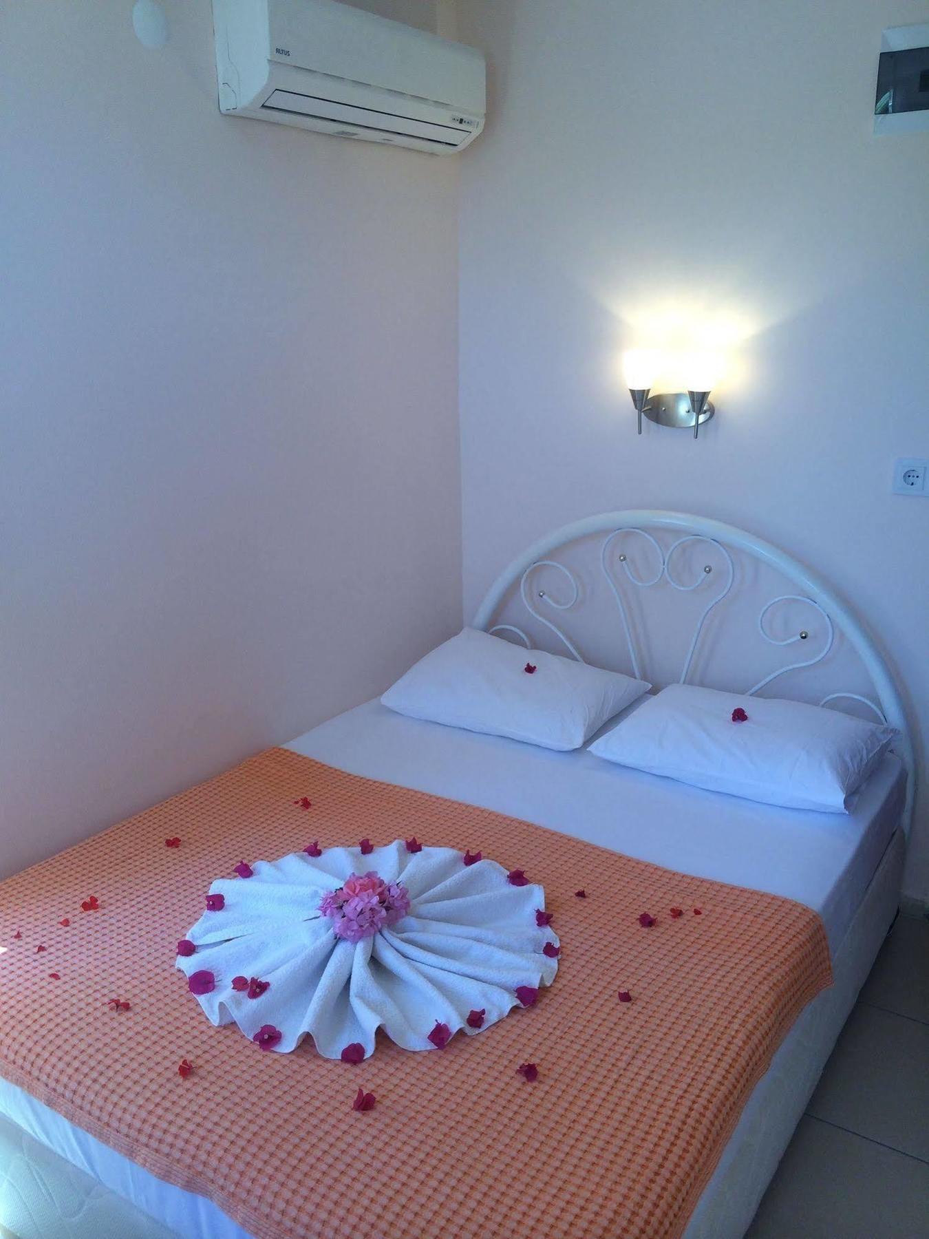 Pinar Pansiyon Kaş Esterno foto